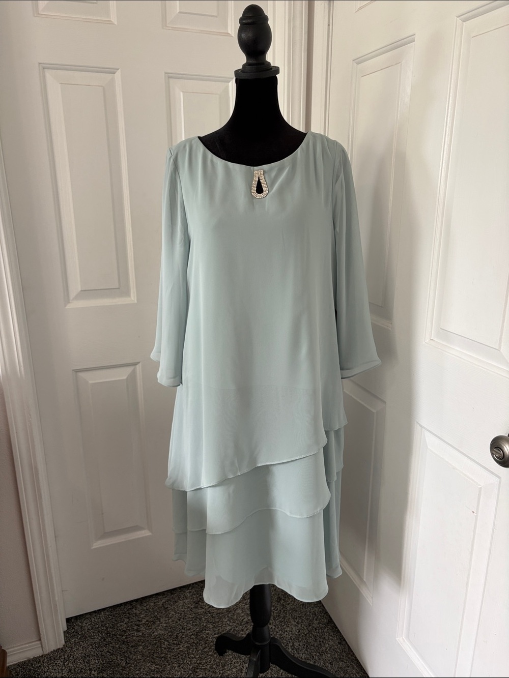 Marina NWT Sage Split 3/4-Sleeve Chiffon Trapeze Dress